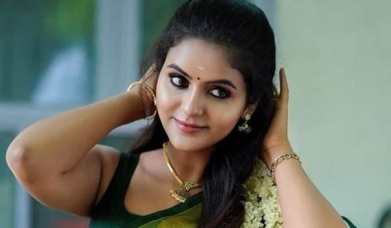 சைத்ரா ரெட்டியின் ஒருநாள் சம்பளம் இவ்வளவா?