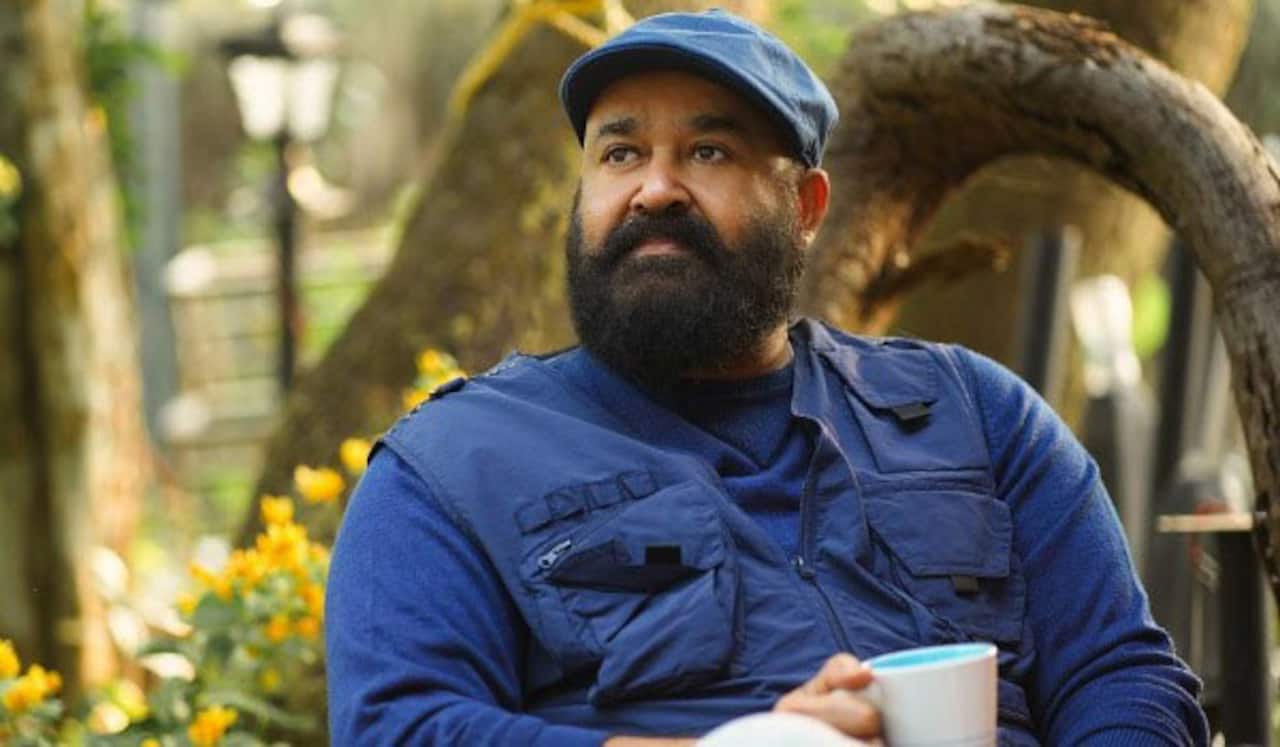 மோகன்லால் இயக்குனராக மாறியது ஏன் ; கமல் பட இயக்குனர் தகவல்