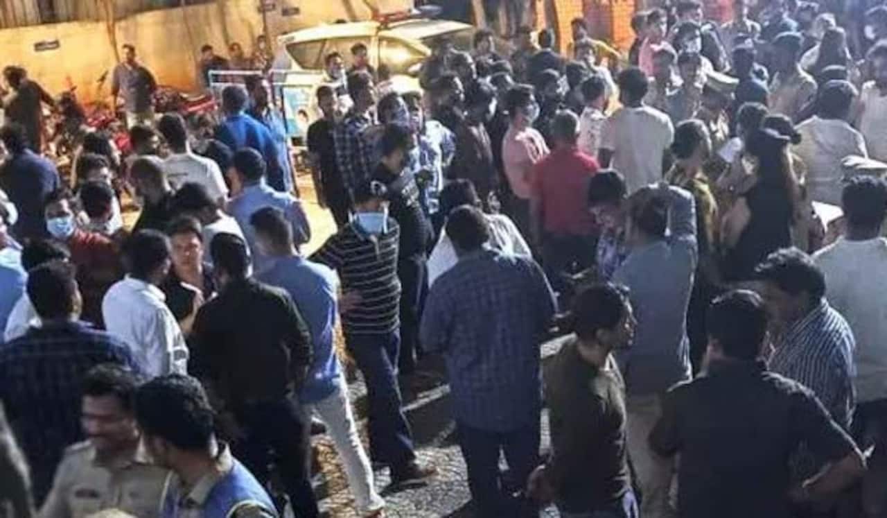 ஐதராபாத்தில் போதை விருந்து; பிரபல நடிகரின் மகள் உட்பட 148 பேர் கைது