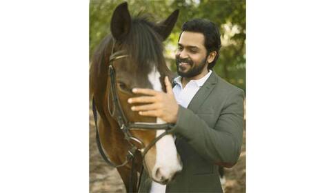 குதிரையுடன் பழகும் கார்த்தி