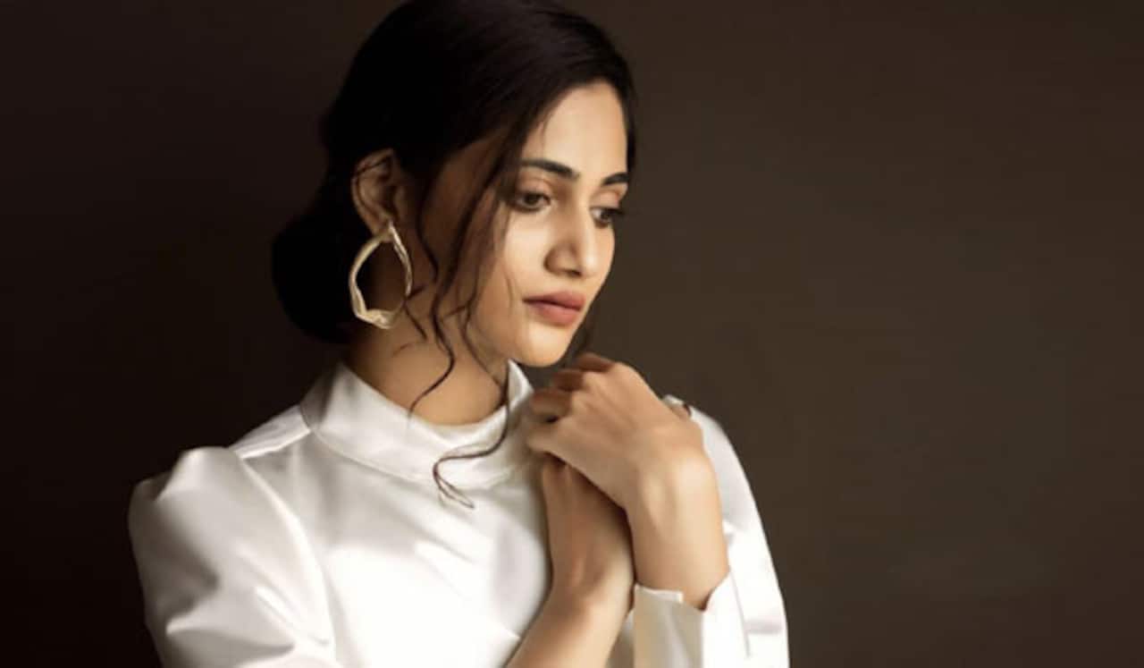 இலங்கை நிலை : லாஸ்லியா வேதனை