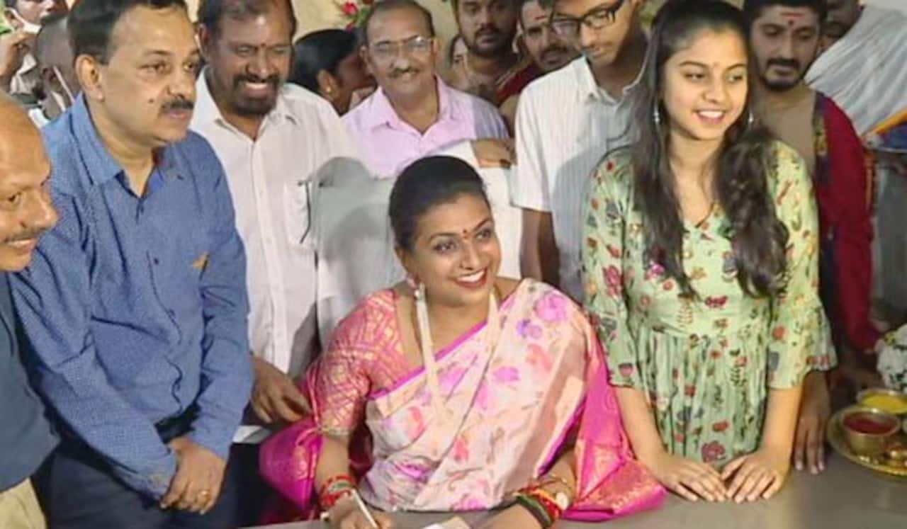 சிறப்பு பூஜைகள் செய்து அமைச்சராகப் பதவியேற்ற ரோஜா
