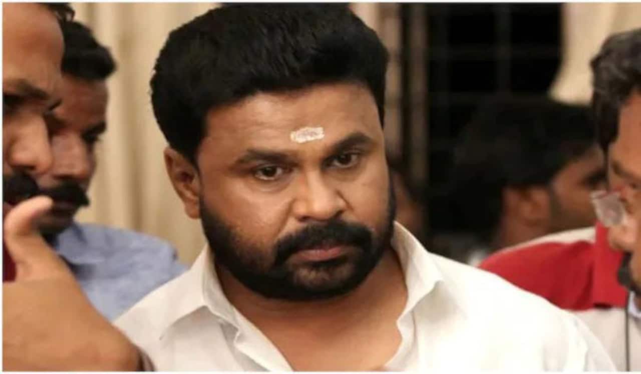 திலீப்பின் இரண்டு கோரிக்கைகளையும் நிராகரித்த நீதிமன்றம்