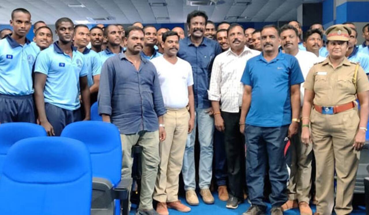 போலீஸ் பயிற்சி பள்ளிகளில் டாணாக்காரன் திரையீடு