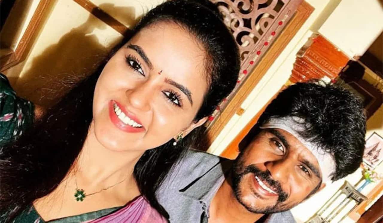 செல்பி புகைப்படத்தை வெளியிட்ட சைத்ரா - ஸ்ரீகுமார் : புது சீரியலில் நடிக்கிறார்களா?