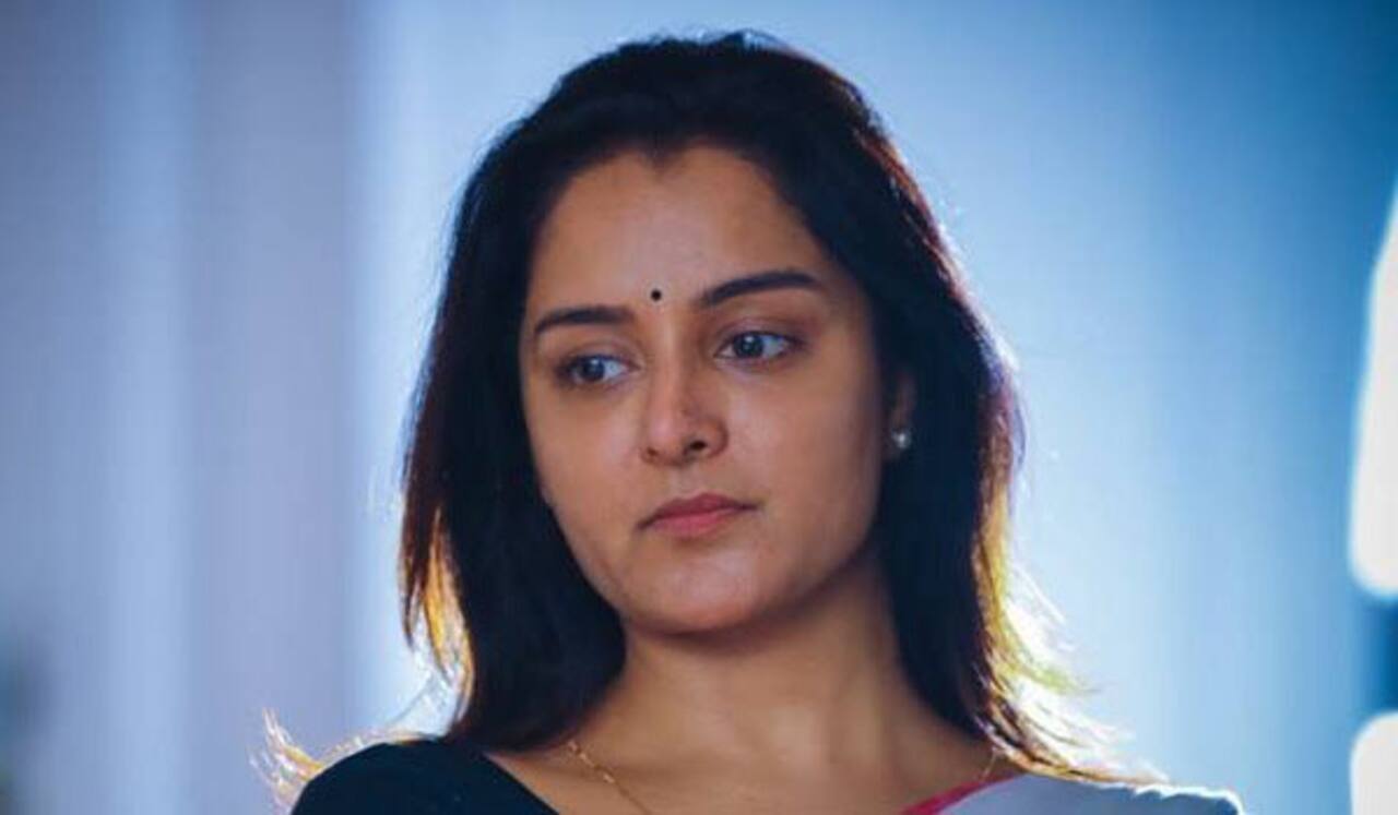நெற்றியில் 3 தையல் போட்ட மறுநாளே படப்பிடிப்புக்கு வந்த மஞ்சு வாரியர்