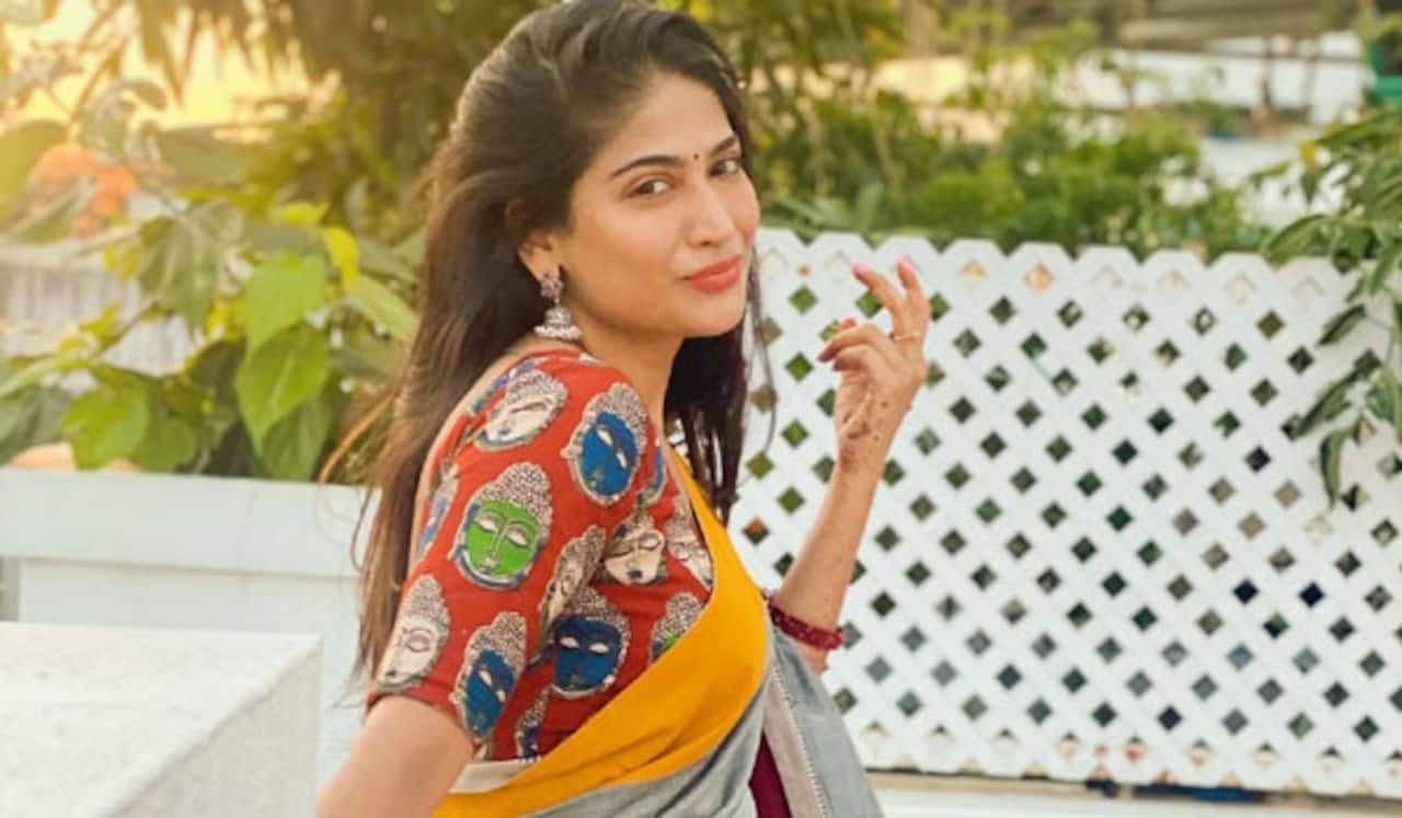 அம்மாவாகி விட்டால் மூலையில் உட்கார்ந்து கொண்டு அழ வேண்டுமா? விஜயலட்சுமி காட்டமான பதில்