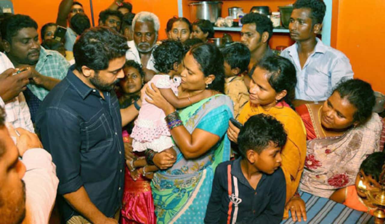 விபத்தில் உயிரிழந்த ரசிகருக்கு சூர்யா நேரில் கண்ணீர் அஞ்சலி