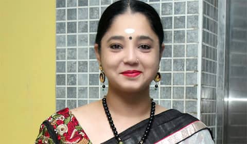 வீடு வீடாக சோப்பு விற்கிறார் : நடிகை ஐஸ்வர்யாவின் இன்றைய நிலை