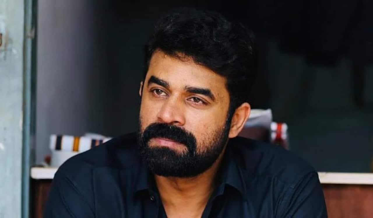 பாலியல் புகாருக்கு ஆளான நடிகர் விஜய்பாபு கைதாகி, விடுவிப்பு