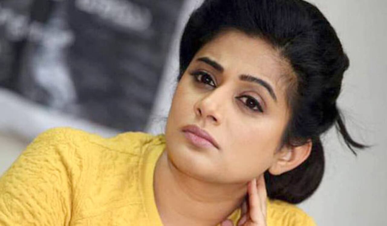 மும்பை நடிகைகளால் தமிழ் நடிகைகளுக்கு நெருக்கடி: பிரியாமணி வருத்தம்