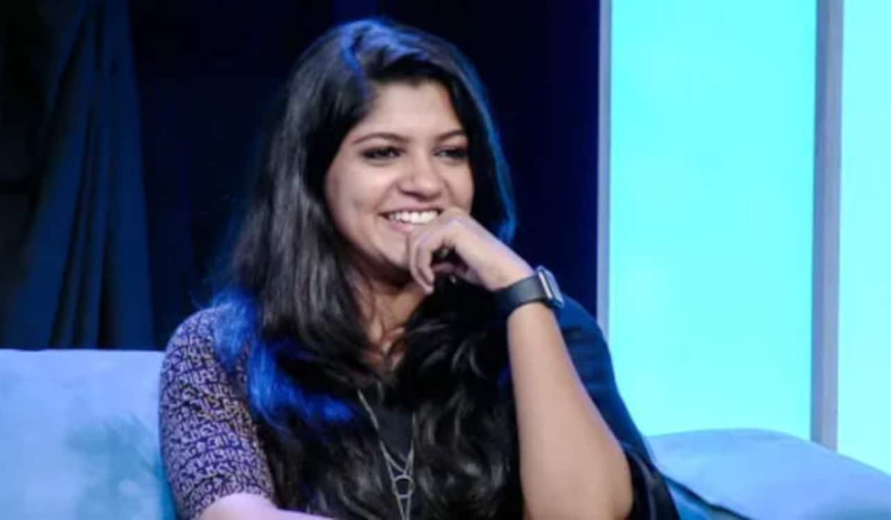 அபர்ணா பாலமுரளியின் படத்திற்கு கதை எழுதிய ஒளிப்பதிவாளர்