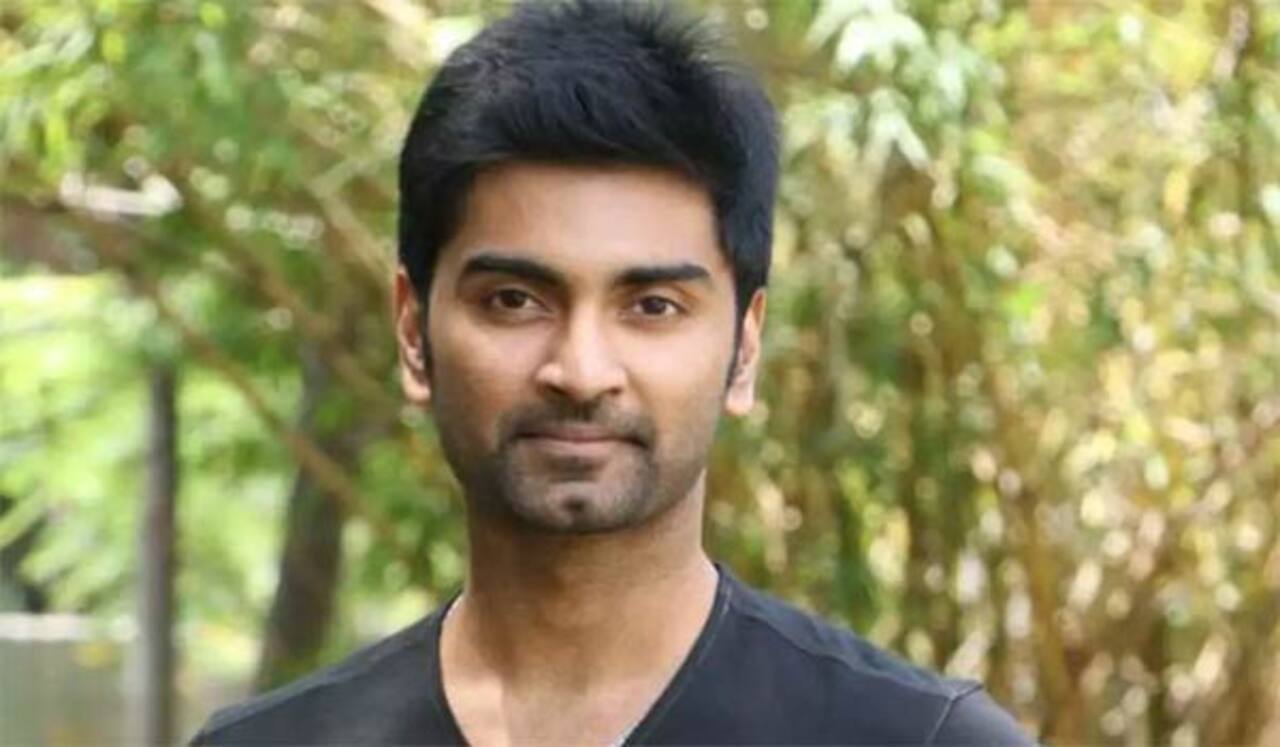 அப்பா, அம்மாவுக்கு நாங்கள் தான் உலகம்: ஆசையுடன் அதர்வா