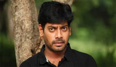 விபத்திலிருந்து மயிரிழையில் தப்பிய நிதின் சத்யா