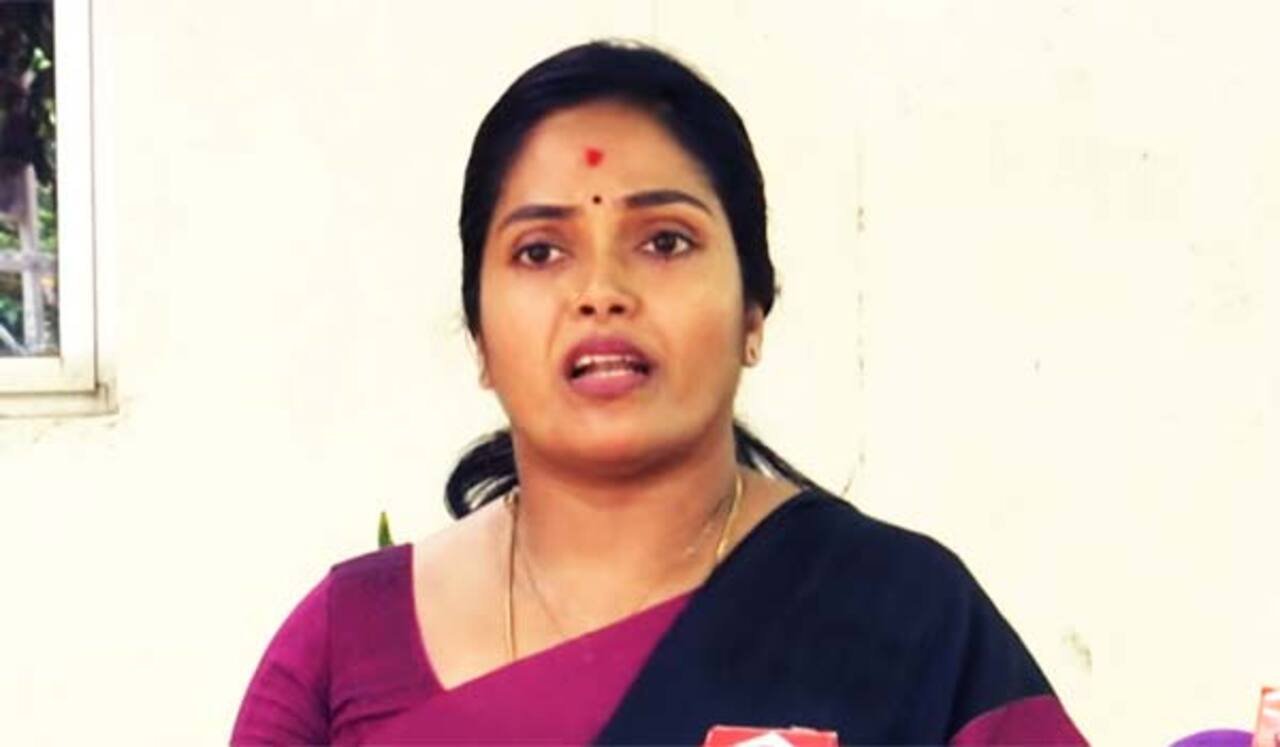 சினேகன் மன்னிப்பு கேட்காவிட்டால் வழக்கு தொடருவேன்: நடிகை ஜெயலட்சுமி ஆவேசம்