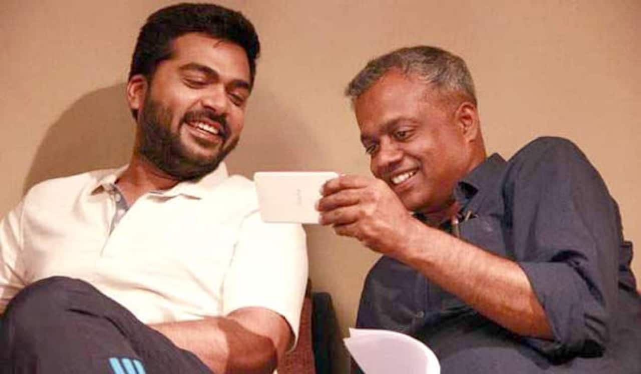 இசை வெளியீட்டு விழா : ஹெலிகாப்டரில் வந்திறங்கும் சிம்பு - கவுதம் மேனன்