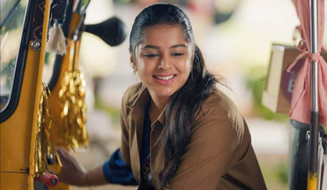 உள்ளத்தை அள்ளித்தாவில் ஆட்டோ டிரைவரின் வாழ்க்கை