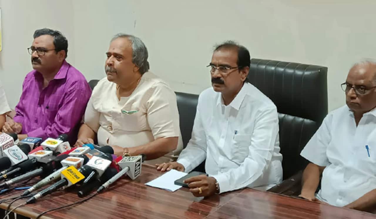 டிக்கெட் கட்டணத்தை நாங்களே நிர்ணயிக்க அரசு அனுமதிக்க வேண்டும் : தியேட்டர் உரிமையாளர்கள் கோரிக்கை