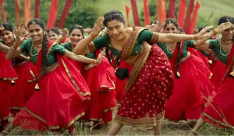 வடமாநிலங்களில் நவராத்திரி பண்டிகையை கலக்கும் சாமி சாமி பாடல்
