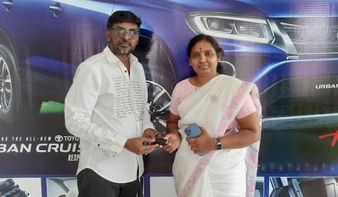 ஆதார் இயக்குனருக்கு கார் பரிசளித்த தயாரிப்பாளர்