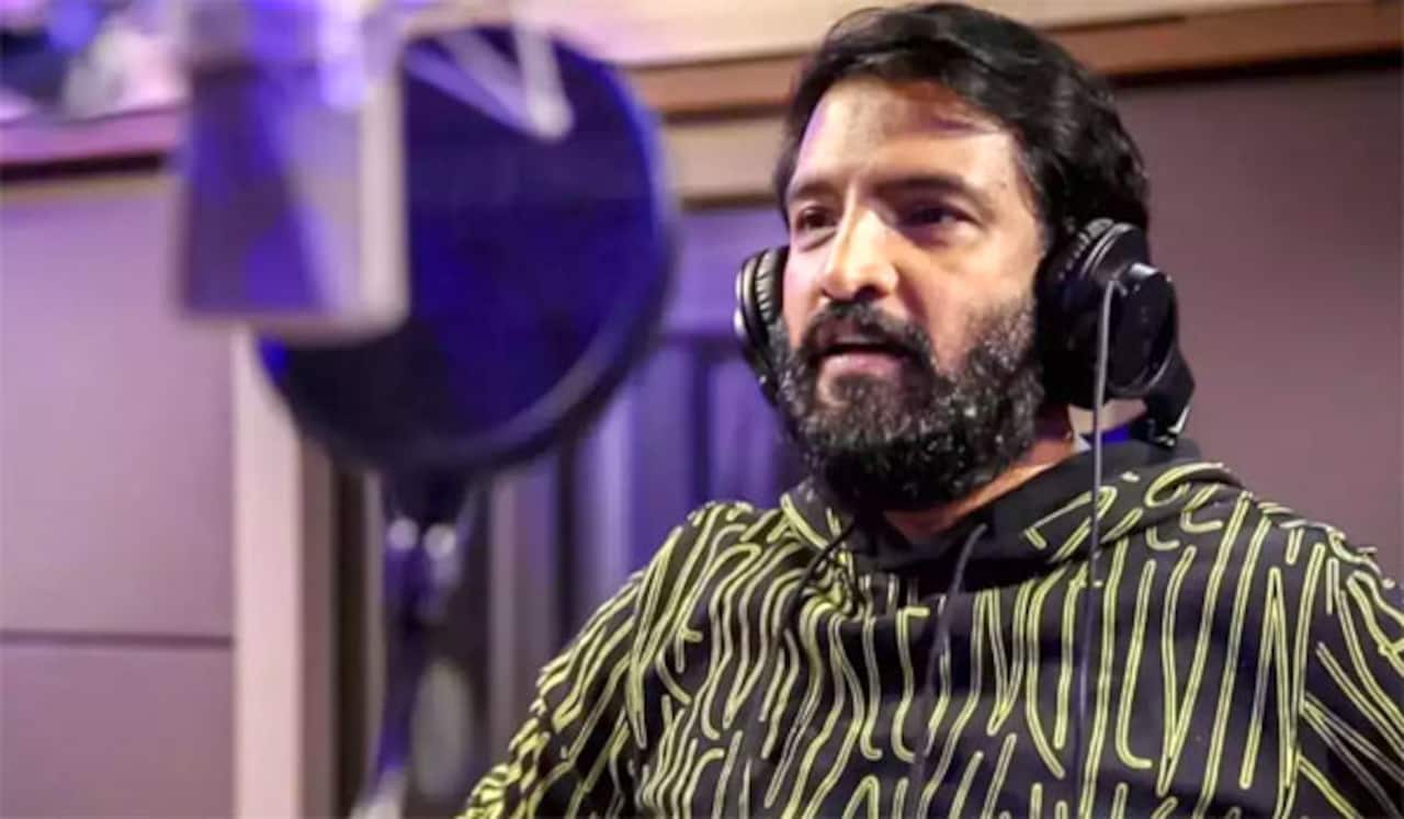 கிக் படத்தில் பின்னணி பாடகராக  அறிமுகமான சந்தானம்
