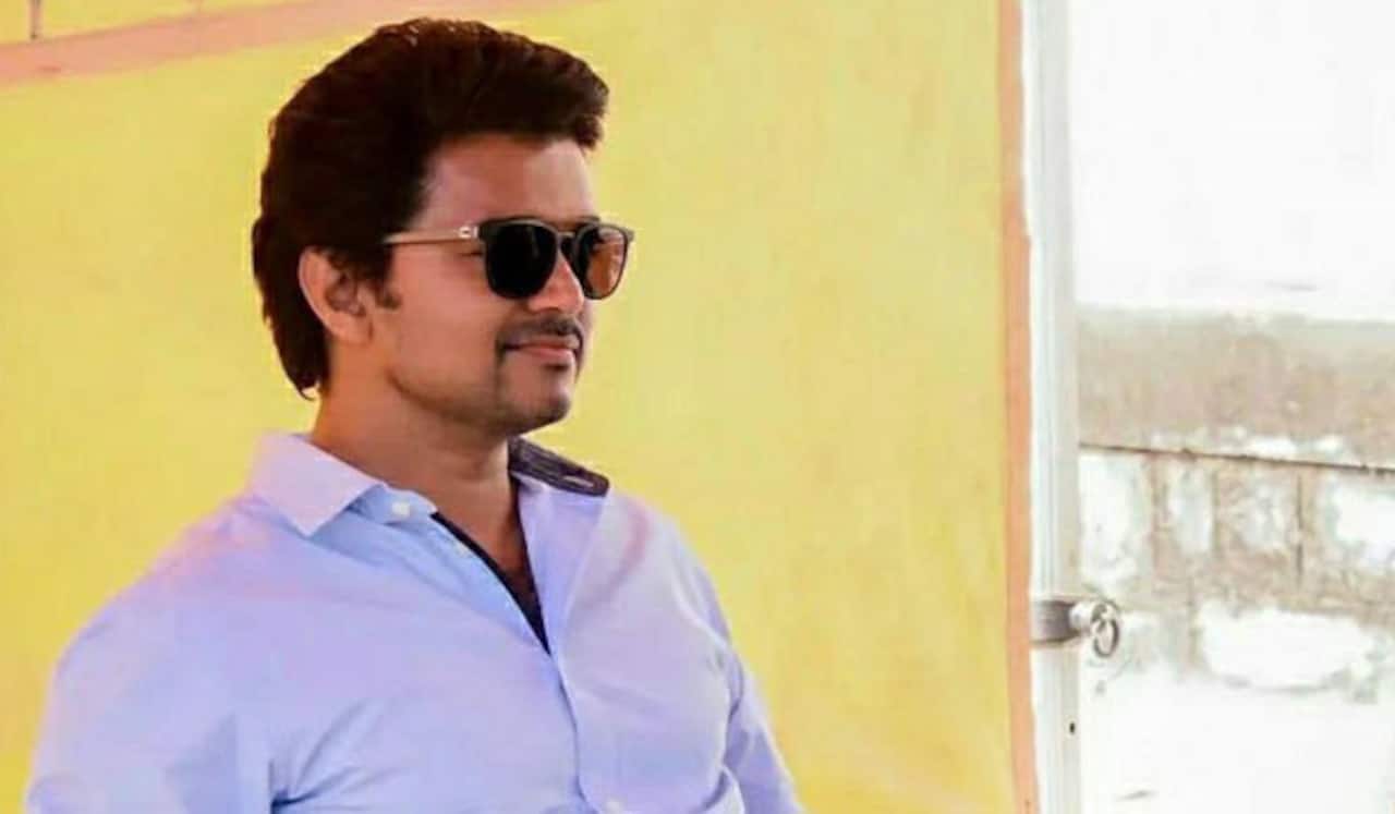 ஓய்வெடுக்க வெளிநாடு செல்கிறார் விஜய்