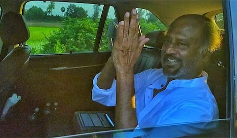 ஜெயிலர் - ரஜினிக்கு வரவேற்பு கொடுத்த புதுச்சேரி ரசிகர்கள்