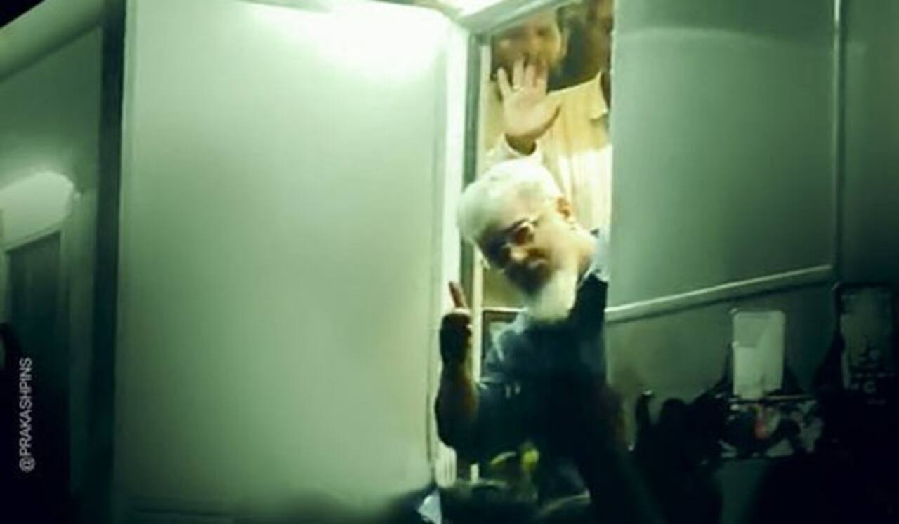 அஜித்தை காண குவிந்த ரசிகர்கள் கூட்டம்
