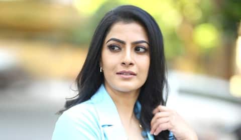வாடகைத்தாய் பிரச்னை : நடிகர்கள் சம்பந்தப்பட்டதால் பெரிய விஷயமாக்கி விட்டார்கள்: வரலட்சுமி