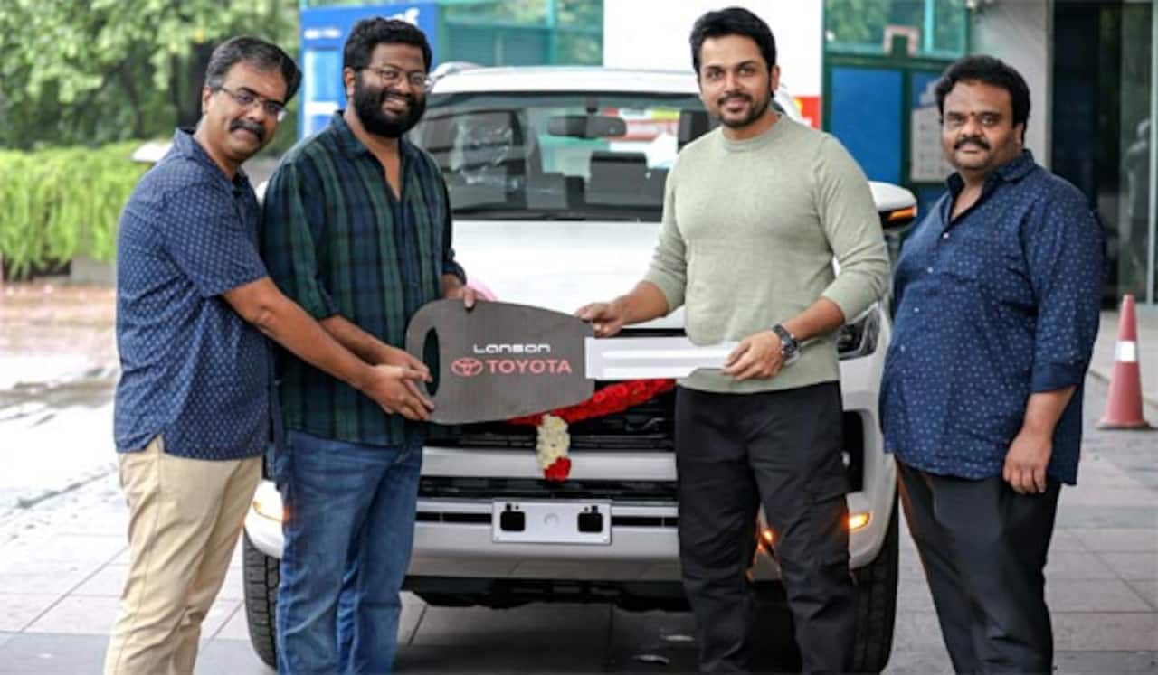 சர்தார் இயக்குனருக்கு கார் பரிசளித்த தயாரிப்பாளர்