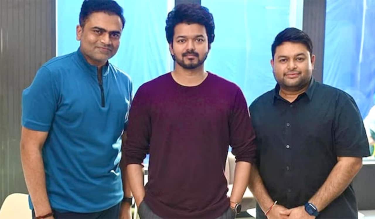 துபாயில் வாரிசு படத்தின் இசை வெளியீட்டு விழா?