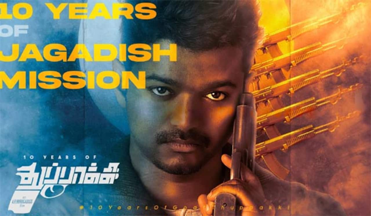 விஜய்யின் முதல் 100 கோடி படம் துப்பாக்கி வெளியாகி 10 ஆண்டுகள் நிறைவு