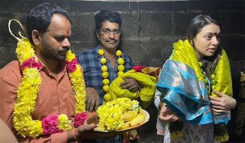 சென்னை காளிகாம்பாள் கோவிலில் சாமி தரிசனம் செய்த ஹன்சிகா!