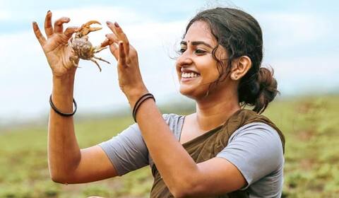 தமிழில் கால்பதிக்கும் பார்வதி அருண்