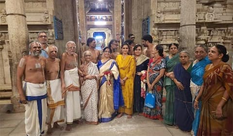 வானமாமலை பெருமாள் கோயிலில் கீர்த்தி சுரேஷ் சாமி தரிசனம்