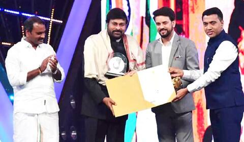 சிரஞ்சீவிக்கு திரைப்பட ஆளுமை விருது : மத்திய அமைச்சர் வழங்கினார்