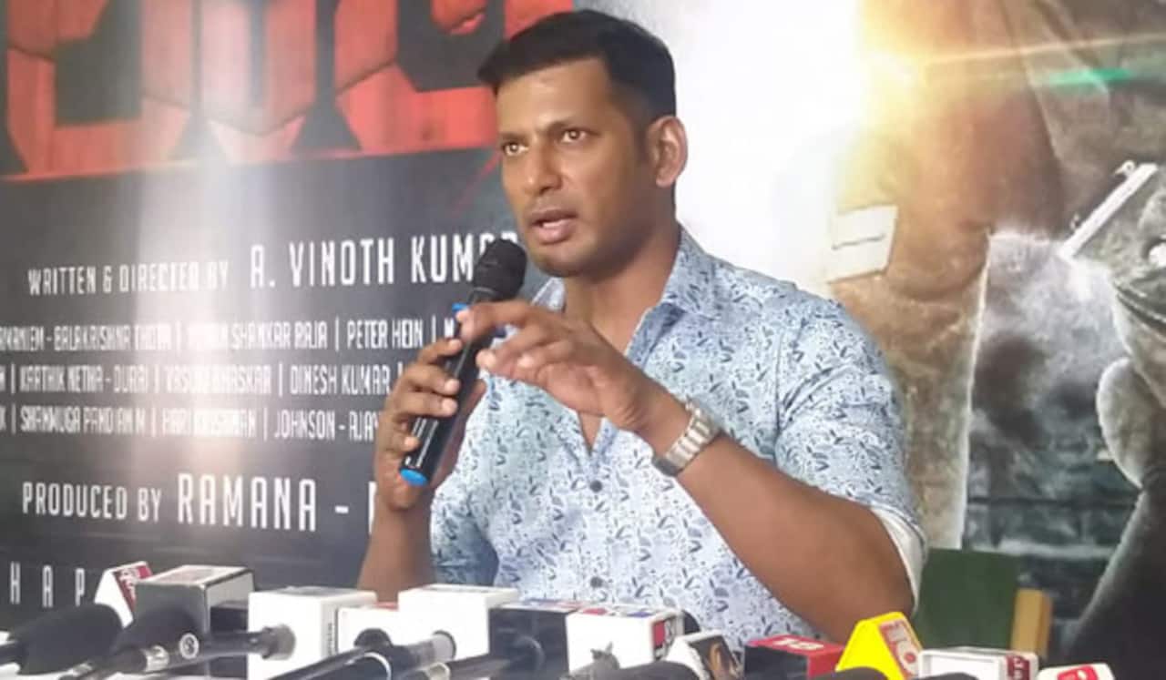 நானும் அரசியலில் தான் இருக்கிறேன் - விஷால்