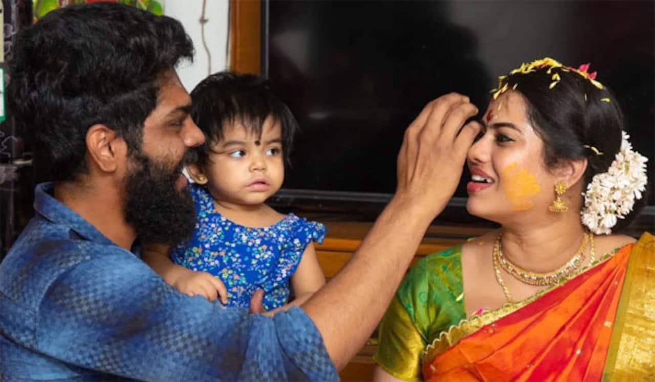 கணவர் மட்டும் போதும்! சீரியல் நடிகை அனுவின் சிம்பிளான வளைகாப்பு