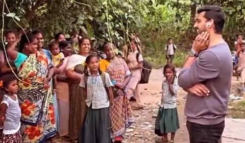 சூட்டிங் ஸ்பாட்டில் அர்னவை சந்தித்த பெண் ரசிகைகள்! கடுப்பாகி கழுவி ஊற்றிய நெட்டிசன்கள்