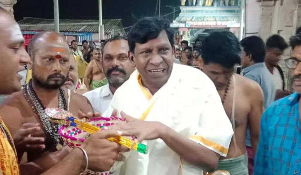 நாய்சேகர் ரிட்டன்ஸ் படம் பார்த்து மக்கள் குலுங்கி குலுங்கி சிரிக்கிறார்கள் : வடிவேலு
