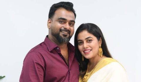 கர்ப்பத்தை அறிவித்த பூர்ணா