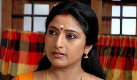 என்னை தொடர்ந்து என் மகள் மீதும் சைபர் தாக்குதல் ; குமுறும் பிரவீணா