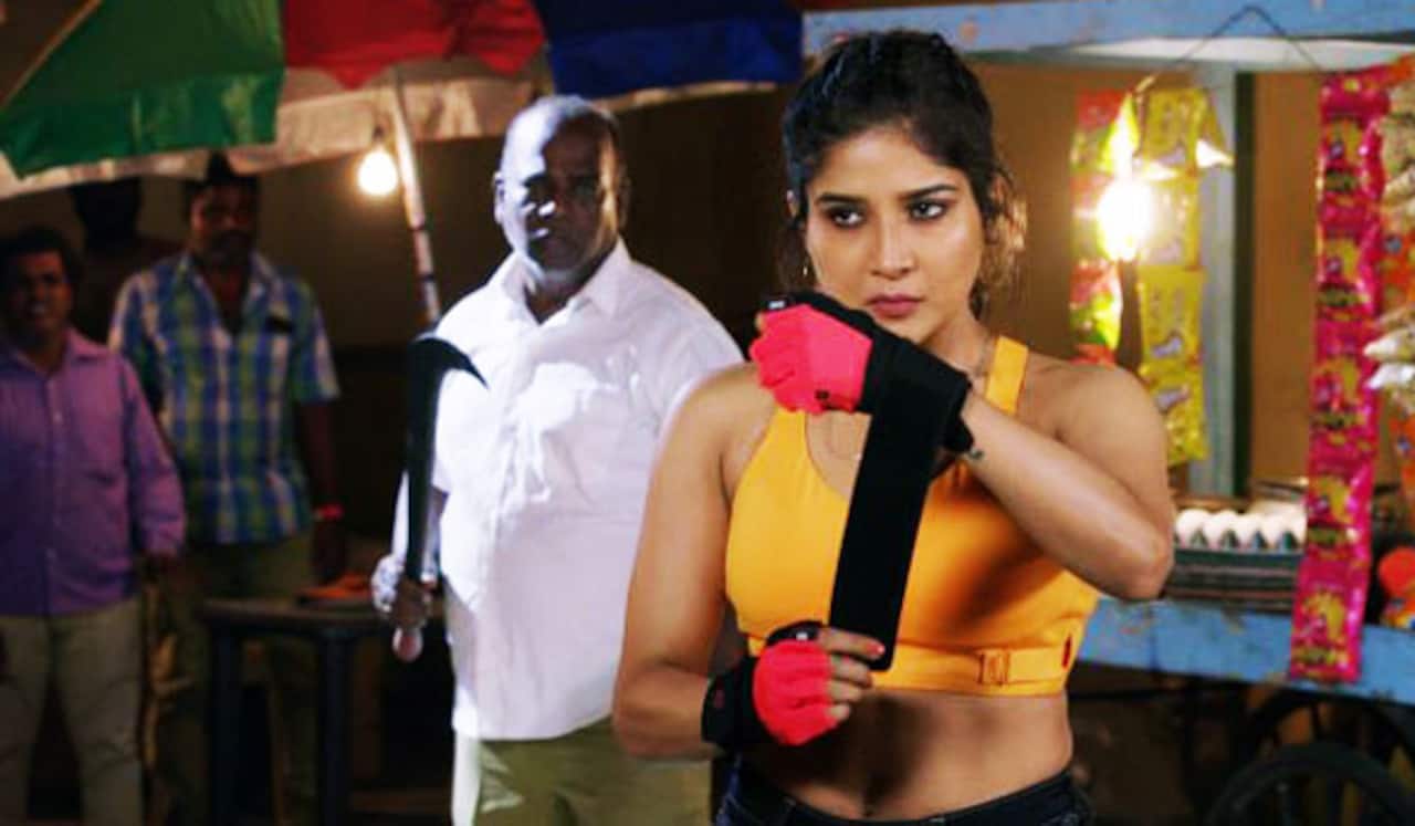 ஆக்ஷன் ஹீரோயின் ஆனார் சாக்ஷி அகர்வால்
