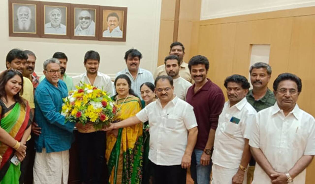 அமைச்சர் உதயநிதியை சந்தித்த நடிகர் சங்க நிர்வாகிகள்