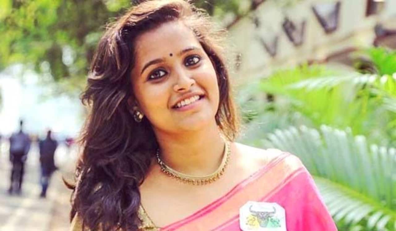 தன்னை கேலி செய்த நபருக்கு பொறுமையாக பதில் கொடுத்த ஜாக்குலின்