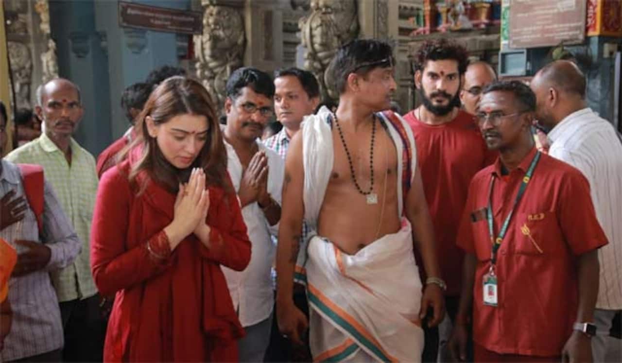 காளிகாம்பாள் கோவிலில் ஹன்சிகா வழிபாடு