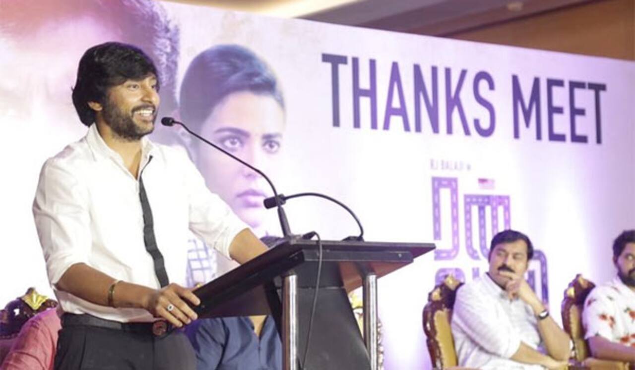பட வெளியீட்டிற்கு முன்பே ஆர்ஜே பாலாஜிக்கு கிடைத்த பரிசு