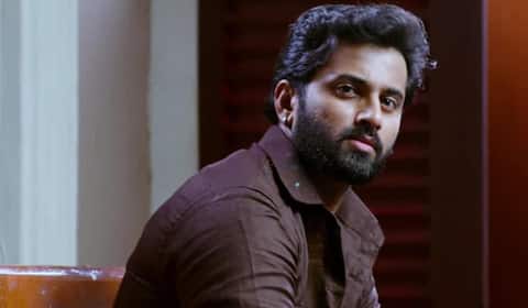 பாலியல் புகாரை விசாரிக்க விதித்த தடை நீக்கம் : உன்னி முகுந்தனுக்கு மீண்டும் சிக்கல்