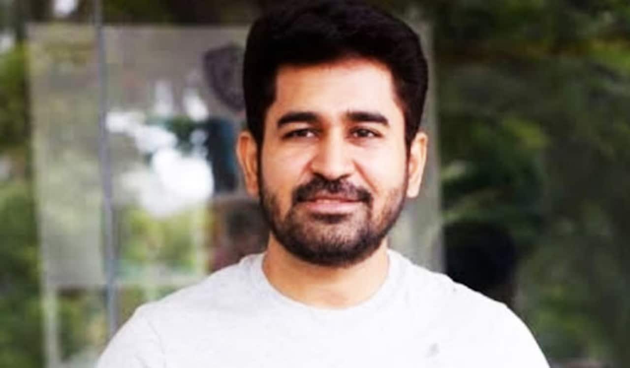யாதும் ஊரே யாவரும் கேளிர் - விஜய் ஆண்டனி