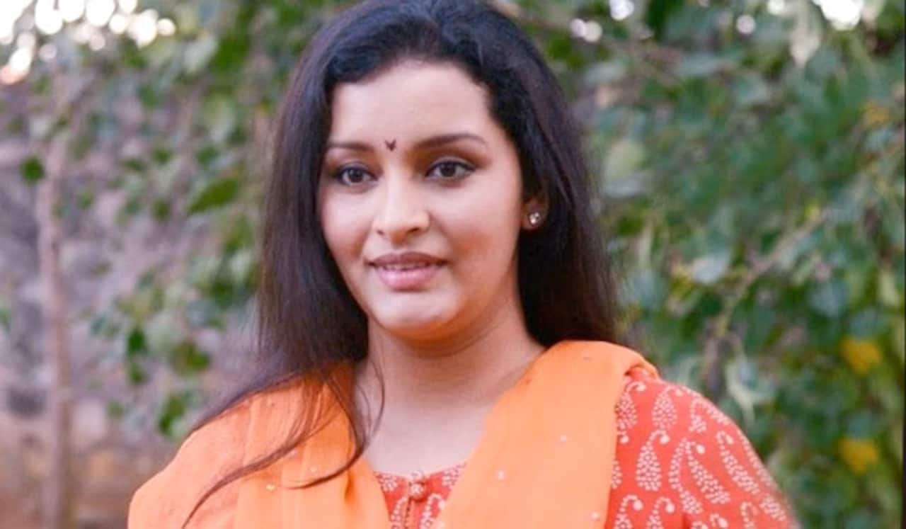 இதய நோயுடன் போராடும் ரேணு தேசாய்